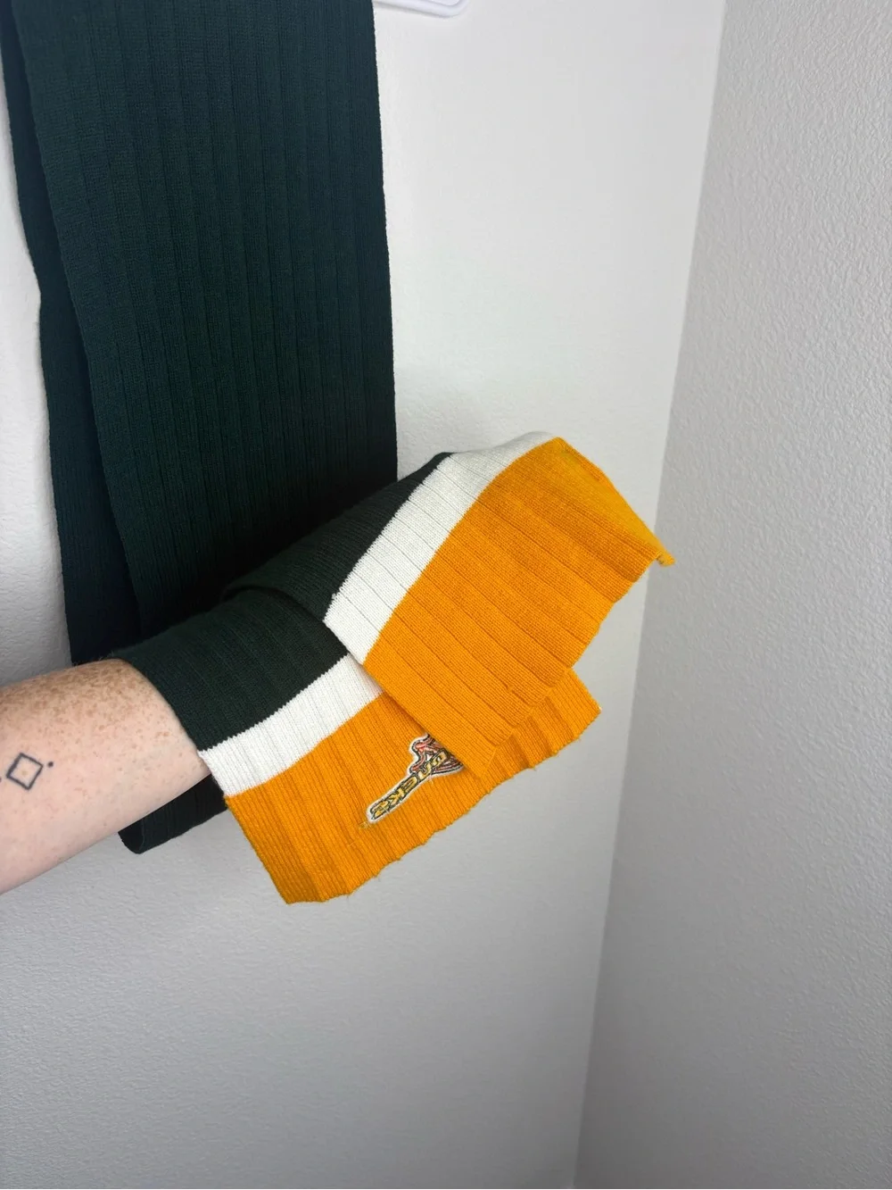 “Go Ducks” Oregon Ducks Scarf